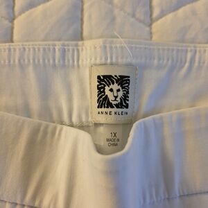 Anne Klein Elegant White Blouse